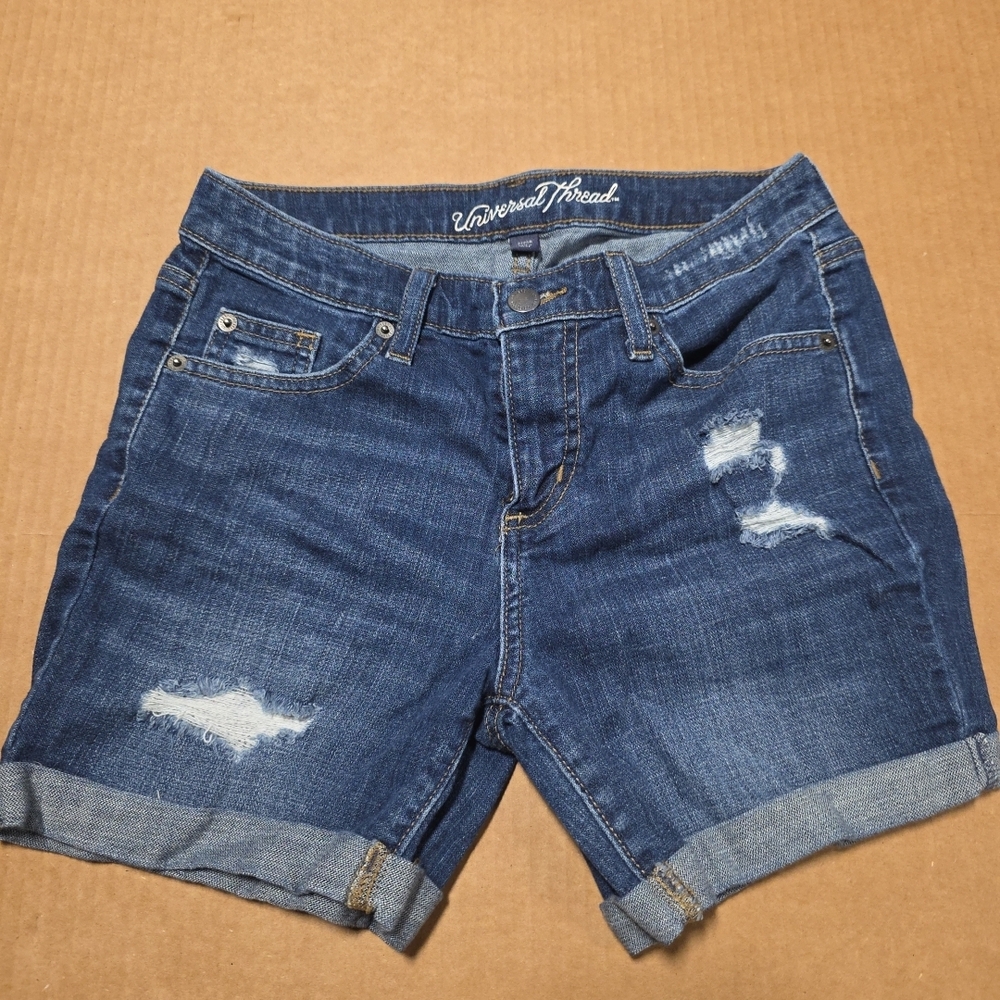 Universal Thread Blue Women Size 2/26 Denim Distressed Mid Rise Boyfriend Shorts